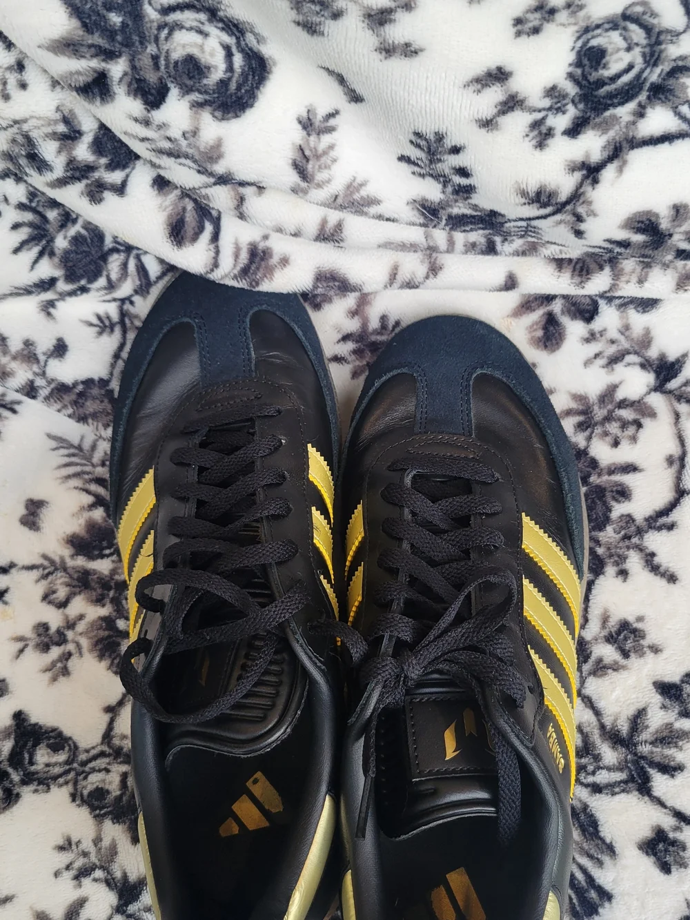 adidas Samba Men’s Black & Gold Leather Sneakers